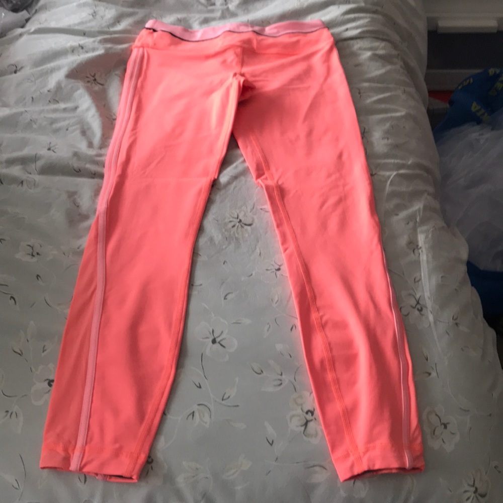 Pink lululemon 7/8 pants